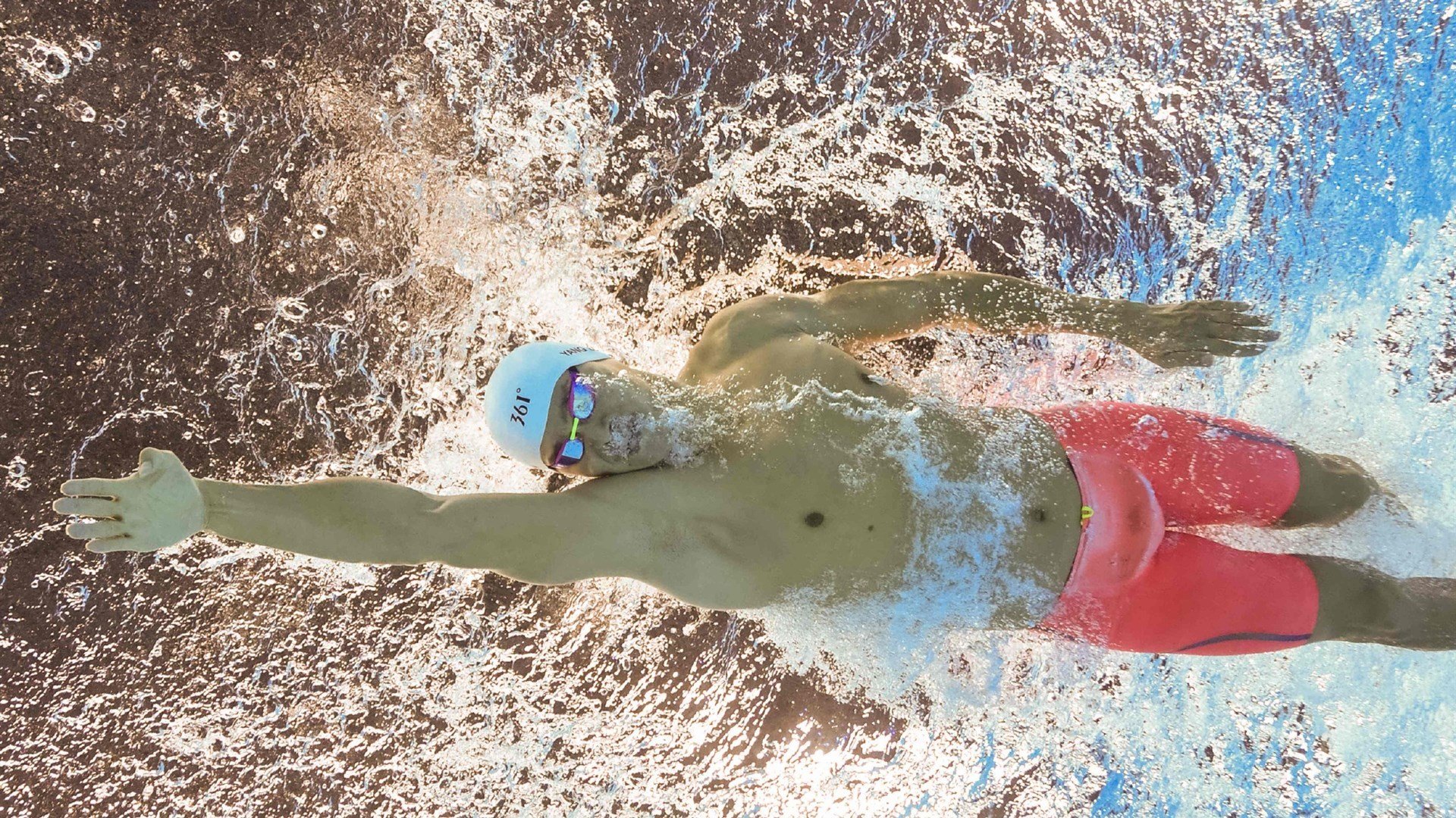 沙滩上的战士！青岛站沙滩排球赛中国队杀入四强，场面火爆，2021青岛沙滩排球比赛